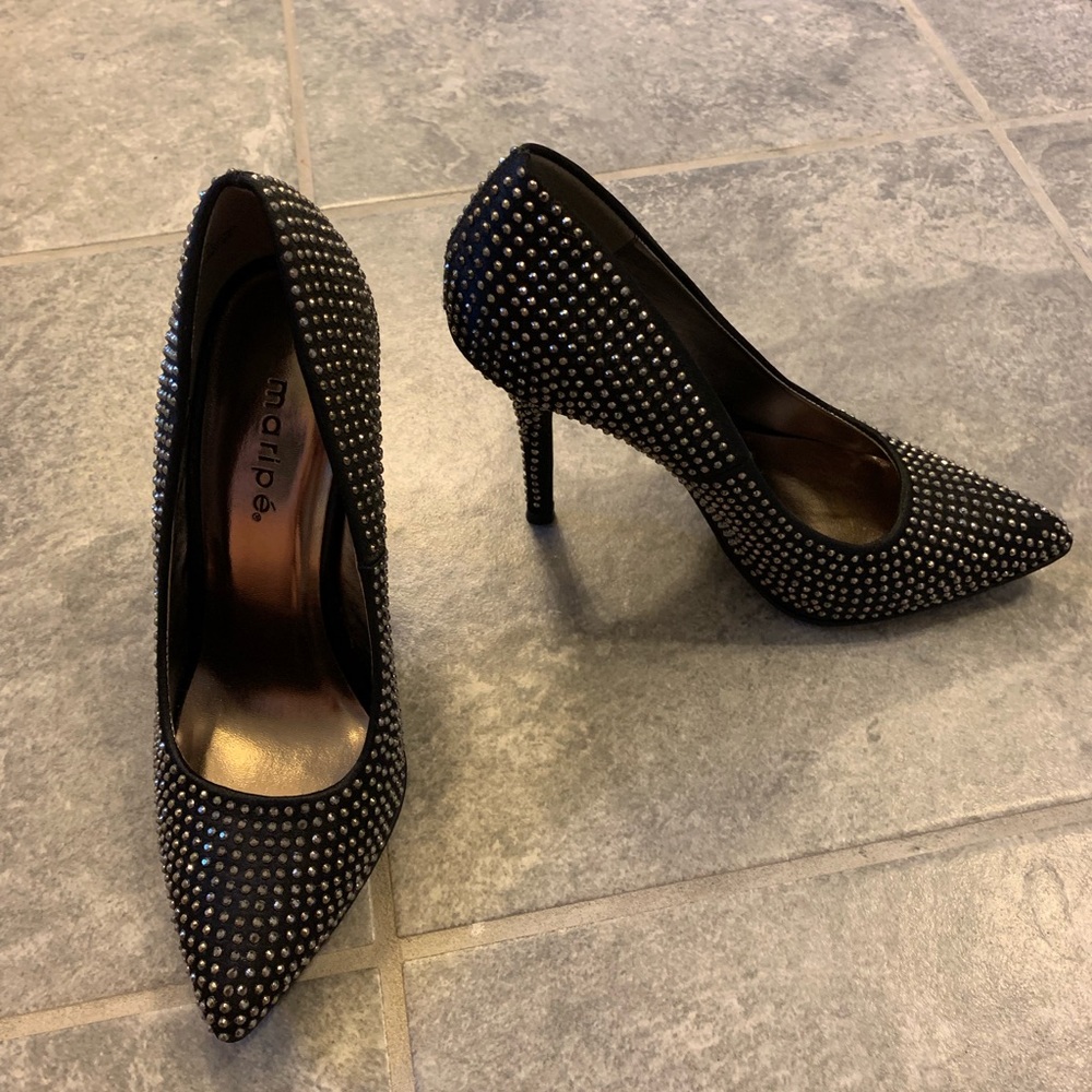 Size 6 Maripe shoes. 4” tall black heels